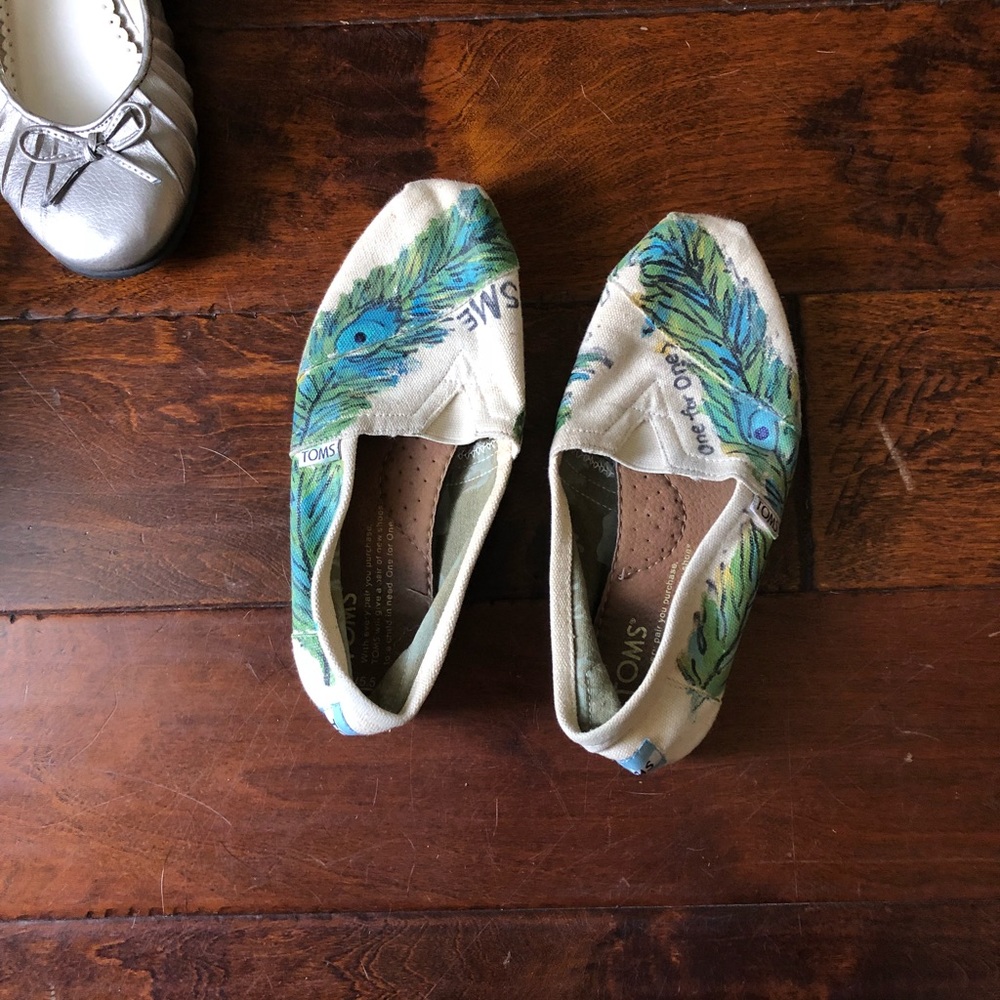 Toms
